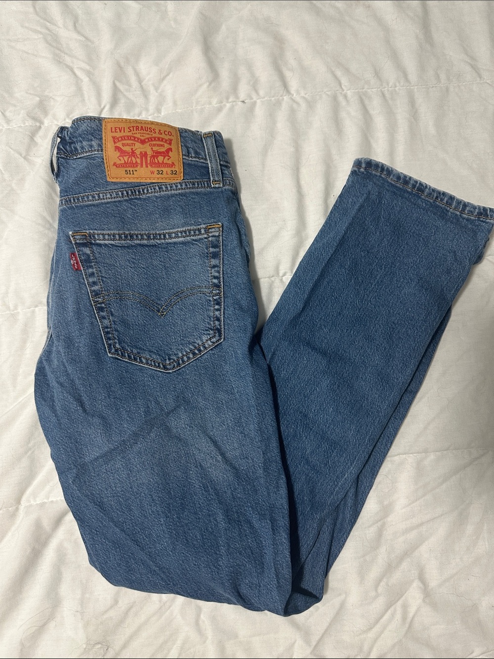 Levi's Men's Straight Jeans in Medium Blue Denim